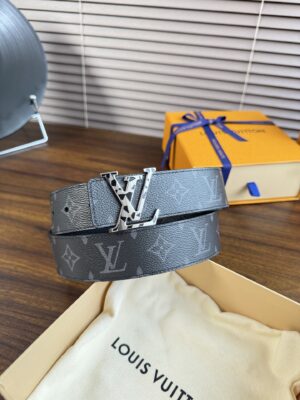 Louis Vuitton LV腰带 flower皮底系列 原厂五金 精致手工绘边 柔软舒适 宽
