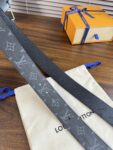 Louis Vuitton LV腰带 flower皮底系列 原厂五金 精致手工绘边 柔软舒适 宽
