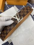 LOUIS VUITTON）正版开模 此款腰带双面采用意大利原厂定制进口牛皮带身 精密电镀标志性五金搭扣 对版专柜足宽4.0mm