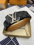 LOUIS VUITTON）正版开模 此款腰带双面采用意大利原厂定制进口牛皮带身 精密电镀标志性五金搭扣 对版专柜足宽4.0mm