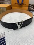 LOUIS VUITTON）正版开模 此款腰带双面采用意大利原厂定制进口牛皮带身 精密电镀标志性五金搭扣 对版专柜足宽4.0mm