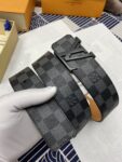LOUIS VUITTON）正版开模 此款腰带双面采用意大利原厂定制进口牛皮带身 精密电镀标志性五金搭扣 对版专柜足宽4.0mm
