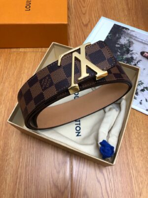weigou_242814_0_9d6fa9df4b P120 :配送专柜全套礼盒包装🎁。 Lv:原单面料,內衬头层牛皮磨砂底,搭配原单扣.带扣和牛仔装相得益彰,彰显一派休闲气息.专柜宽度