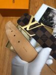 P120 ：配送专柜全套礼盒包装🎁。 Lv：原单面料,內衬头层牛皮磨砂底，搭配原单扣.带扣和牛仔装相得益彰，彰显一派休闲气息.专柜宽度