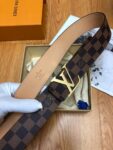 P120 ：配送专柜全套礼盒包装🎁。 Lv：原单面料,內衬头层牛皮磨砂底，搭配原单扣.带扣和牛仔装相得益彰，彰显一派休闲气息.专柜宽度