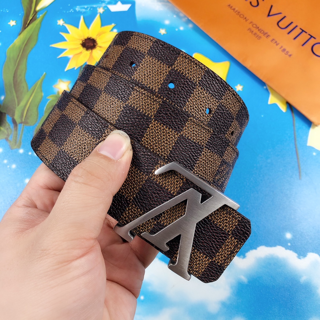 LOUIS VUITTON 时尚百搭皮带，原单头层牛皮 专柜在售爆款，顶级货，细节看图，实物拍摄，宽度4.0CM都有货，码数齐！