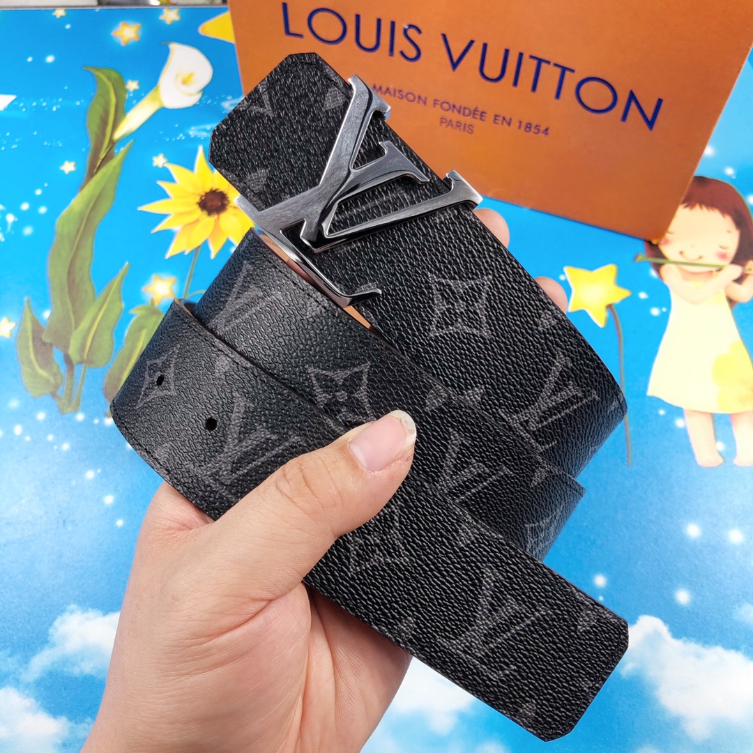 LOUIS VUITTON 时尚百搭皮带，原单头层牛皮 专柜在售爆款，顶级货，细节看图，实物拍摄，宽度4.0CM都有货，码数齐！