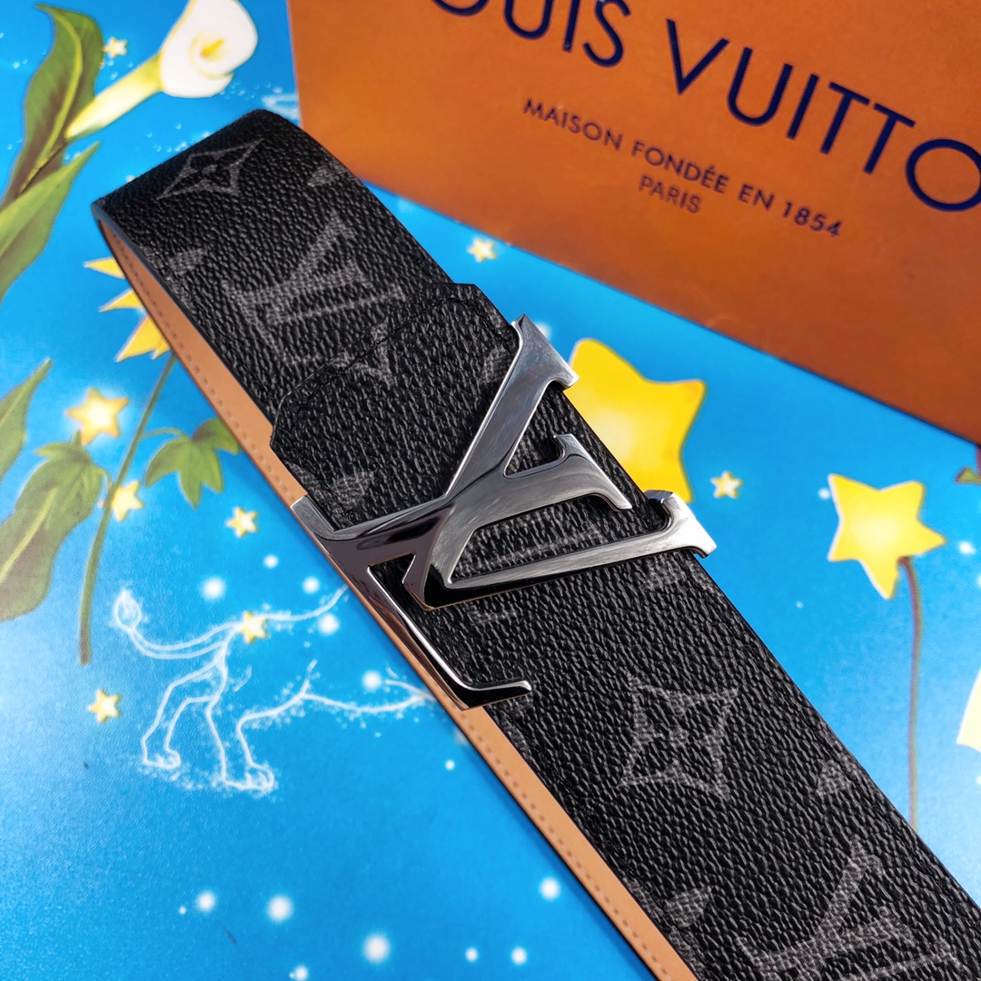 LOUIS VUITTON 时尚百搭皮带，原单头层牛皮 专柜在售爆款，顶级货，细节看图，实物拍摄，宽度4.0CM都有货，码数齐！