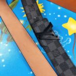 LOUIS VUITTON 时尚百搭皮带，原单头层牛皮 专柜在售爆款，顶级货，细节看图，实物拍摄，宽度4.0CM都有货，码数齐！