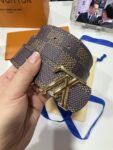 P145 LV（路易威登） 全套包装 40mm宽度 正品一体铸造五金钢扣，原厂皮料 双面原厂定制面料，可双面使用！区别市场货