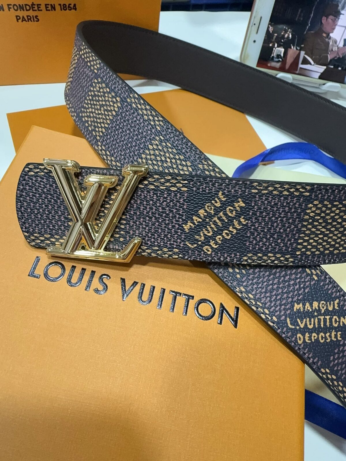 P145 LV（路易威登） 全套包装 40mm宽度 正品一体铸造五金钢扣，原厂皮料 双面原厂定制面料，可双面使用！区别市场货