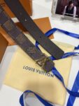 P145 LV（路易威登） 全套包装 40mm宽度 正品一体铸造五金钢扣，原厂皮料 双面原厂定制面料，可双面使用！区别市场货