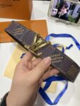 P145 LV（路易威登） 全套包装 40mm宽度 正品一体铸造五金钢扣，原厂皮料 双面原厂定制面料，可双面使用！区别市场货