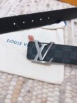 P120 配全套包装礼盒🎁 【LOUIS VITTON 】原单实拍 4.0cm男款 精细打磨钢扣 原版开料 带身双面设计