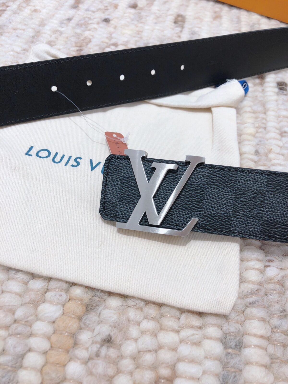 P120 配全套包装礼盒🎁 【LOUIS VITTON 】原单实拍 4.0cm男款 精细打磨钢扣 原版开料 带身双面设计