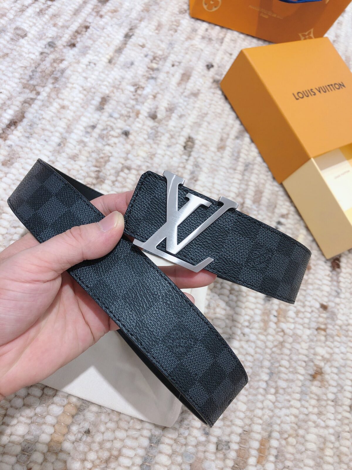 P120 配全套包装礼盒🎁 【LOUIS VITTON 】原单实拍 4.0cm男款 精细打磨钢扣 原版开料 带身双面设计