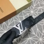 Louis Vuitton🔥宽38mm精品双面 原版皮料 精品原单品质，精工制作，细节看图，实物拍摄！