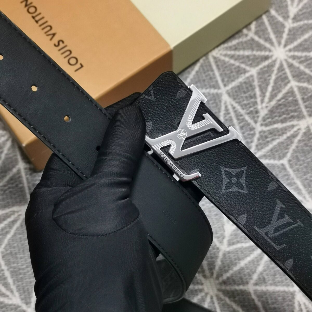 Louis Vuitton🔥宽38mm精品双面 原版皮料 精品原单品质，精工制作，细节看图，实物拍摄！