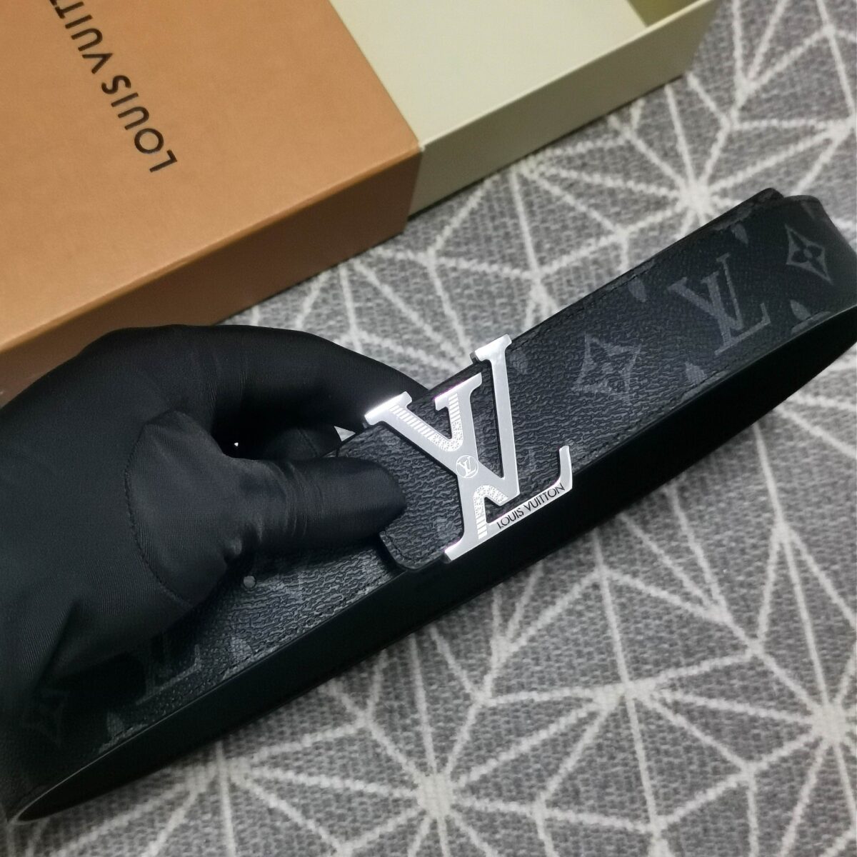 Louis Vuitton🔥宽38mm精品双面 原版皮料 精品原单品质，精工制作，细节看图，实物拍摄！
