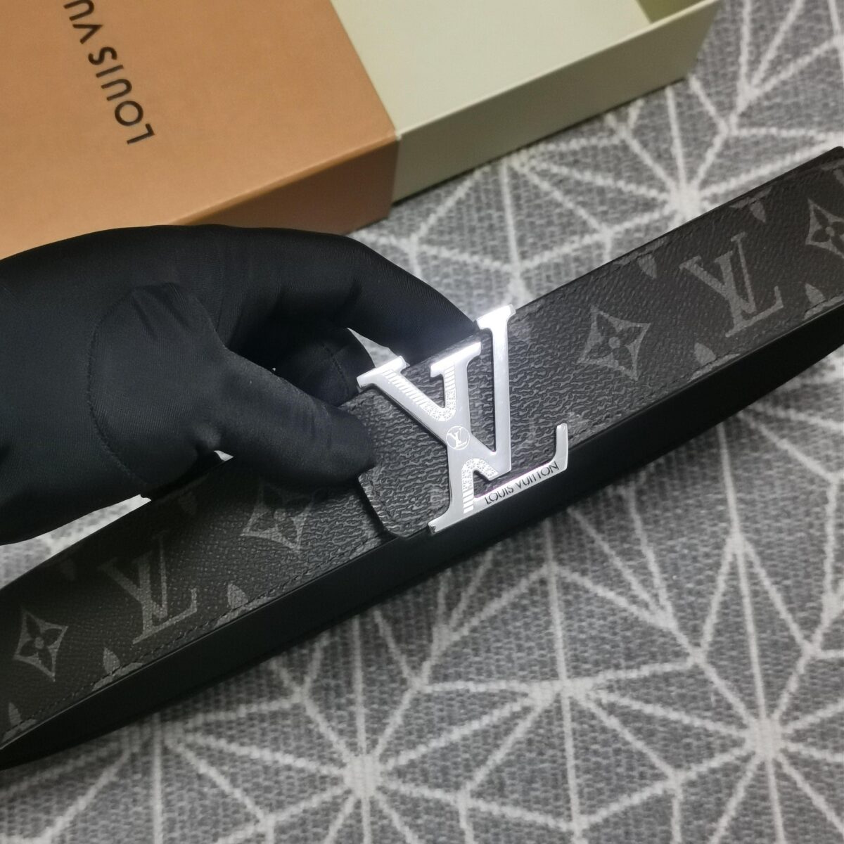 Louis Vuitton🔥宽38mm精品双面 原版皮料 精品原单品质，精工制作，细节看图，实物拍摄！
