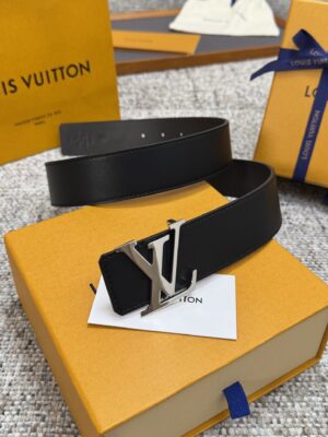 Louis Vuitton LV腰带 系列 原厂五金 精致手工绘边 柔软舒适 宽 /
