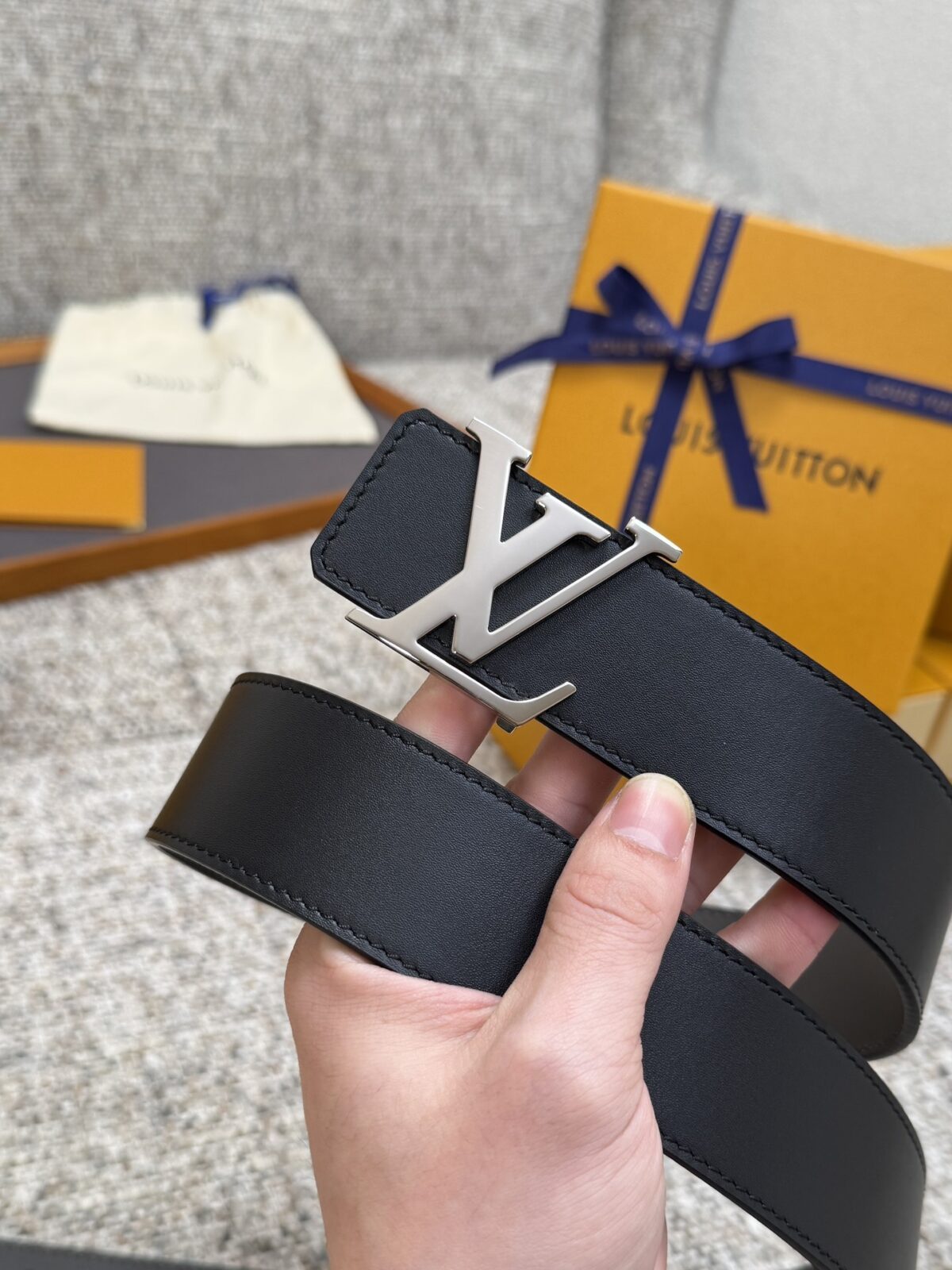 Louis Vuitton LV腰带 系列 原厂五金 精致手工绘边 柔软舒适 宽 /