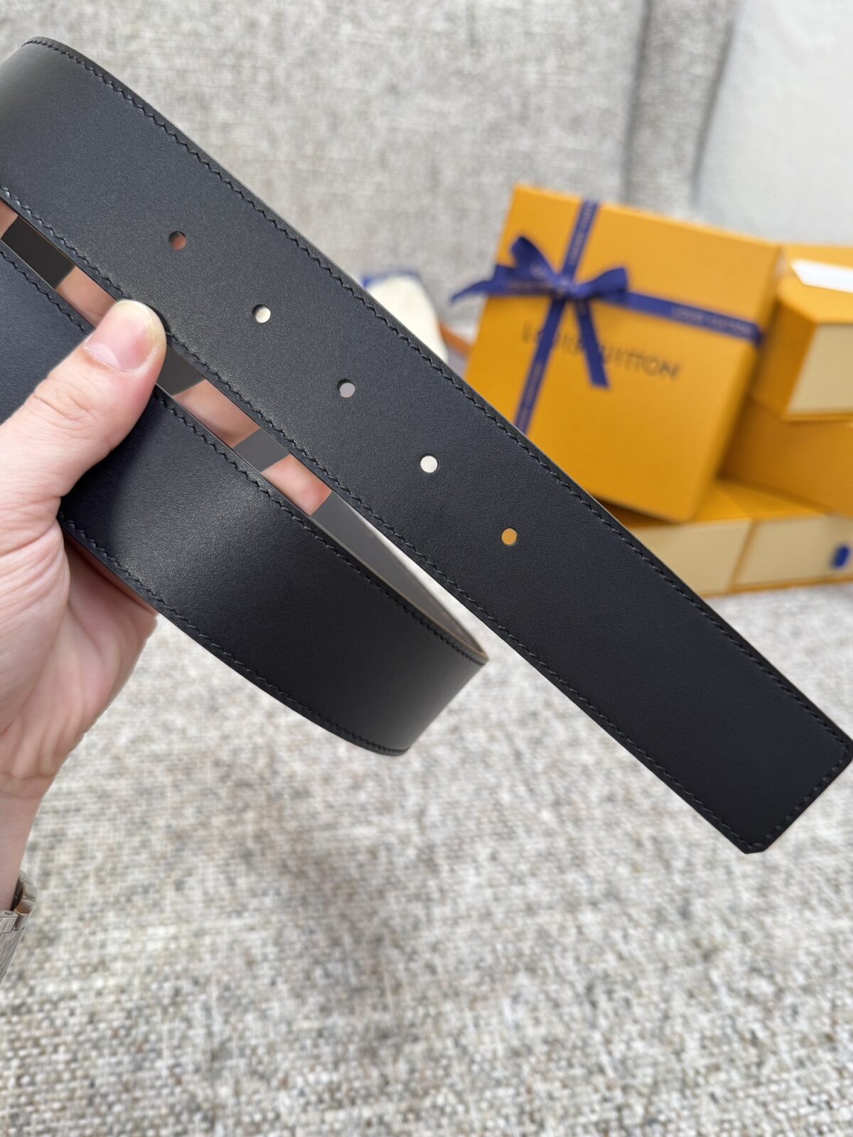 Louis Vuitton LV腰带 系列 原厂五金 精致手工绘边 柔软舒适 宽 /