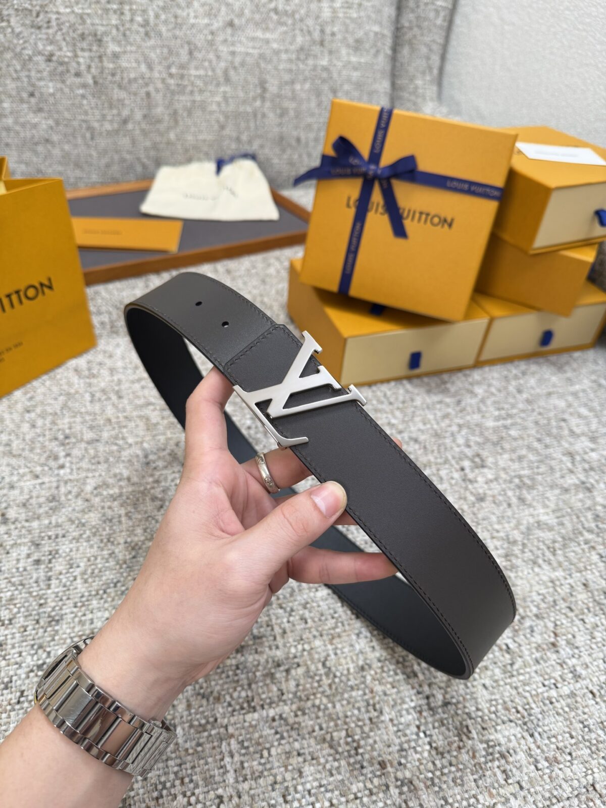 Louis Vuitton LV腰带 系列 原厂五金 精致手工绘边 柔软舒适 宽 /