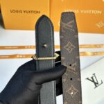 P125 L0UIS VUITT0N 今季新品 原單腰帶 寬度35毫米 經典防水帆布面料進口小荔枝纹做底 搭配全新花卉形状钢扣五金 可雙面使用佩戴 /