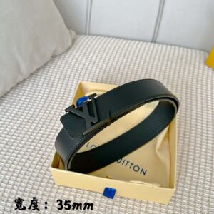 P125 L0UIS VUITT0N 驢家原單腰帶 寬度35毫米 腰帶採用一面荔枝紋togo皮內襯一面進口小牛皮底 搭配经典五金 可雙面佩戴 經久耐用 時尚百搭款 /