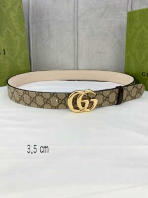 gucci Marmont系列每一季都会推陈出新，为灵感源于70年代的标志性GG配件注入现代精髓。Supreme帆布印花 腰带反面采用黑色皮革材质，款号659417 92TIC 9769 /