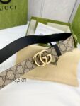 gucci Marmont系列每一季都会推陈出新，为灵感源于70年代的标志性GG配件注入现代精髓。Supreme帆布印花 腰带反面采用黑色皮革材质，款号659417 92TIC 9769 /