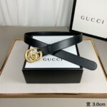 gucci (古奇) 专柜爆款 模特走秀款 双面头层牛皮 搭配纯铜标志性双g复古扣 4个宽度 . . . 小时前