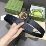 gucci Marmont系列每一季都会推陈出新，为灵感源于70年代的标志性GG配件注入现代精髓。Supreme帆布印花 腰带反面采用黑色皮革材质，款号659417 92TIC 9769 /