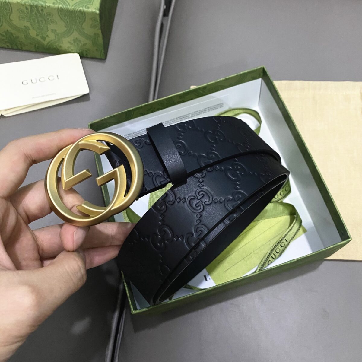 gucci Marmont系列每一季都会推陈出新，为灵感源于70年代的标志性GG配件注入现代精髓。Supreme帆布印花 腰带反面采用黑色皮革材质，款号659417 92TIC 9769 /