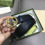 gucci Marmont系列每一季都会推陈出新，为灵感源于70年代的标志性GG配件注入现代精髓。Supreme帆布印花 腰带反面采用黑色皮革材质，款号659417 92TIC 9769 /