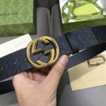 gucci Marmont系列每一季都会推陈出新，为灵感源于70年代的标志性GG配件注入现代精髓。Supreme帆布印花 腰带反面采用黑色皮革材质，款号659417 92TIC 9769 /