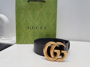 weigou_244759_0_df10644dc6 gucci (古奇) 专柜爆款 模特走秀款 双面头层牛皮 搭配纯铜标志性双g复古扣 4个宽度 . . . 小时前