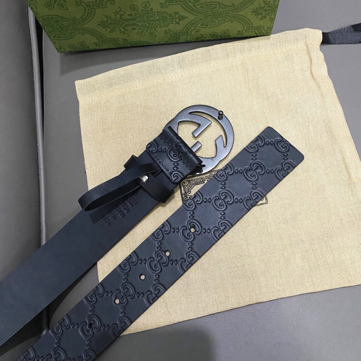 Gucci銘牌經典雙G腰帶扣 百搭款！ /