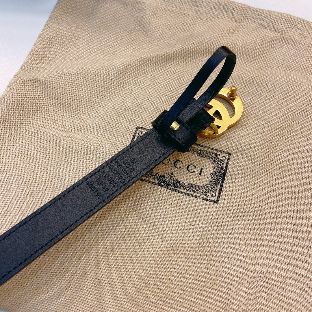 Gucci 古奇官网春夏新款，正品规格 3.0cm进口皮底小牛皮细腰带搭配精品铜扣，时尚百搭