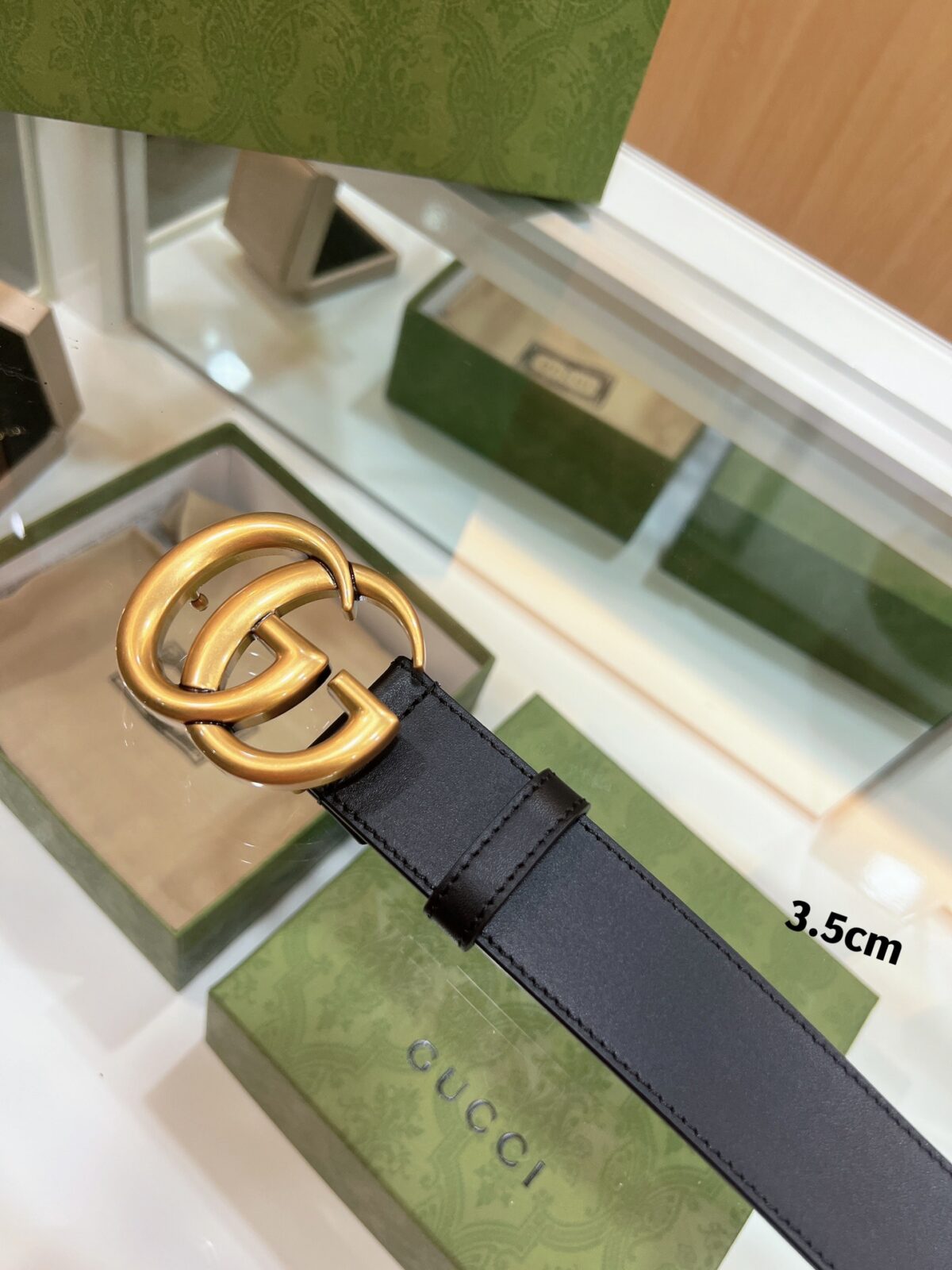 P110 GG款火热🔥经典不用多说，做旧的金扣不会怕磨花，双面精选头层牛皮对版对细节，为你心动一百次。