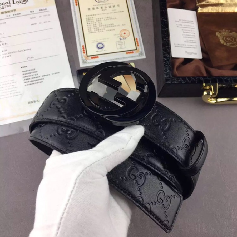 Gucci Signature皮革精制而成，触感厚实，底部也是黑色皮。宽度3.8cm，手感超好，永恒而经典！ /