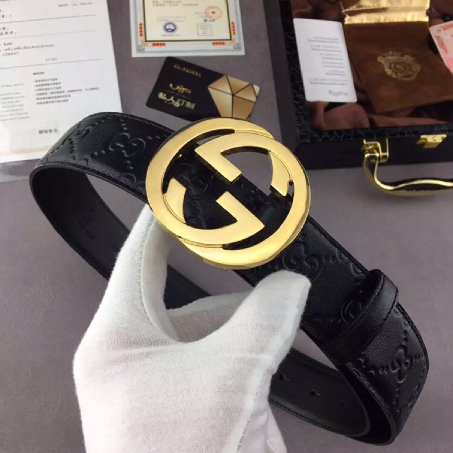 Gucci Signature皮革精制而成，触感厚实，底部也是黑色皮。宽度3.8cm，手感超好，永恒而经典！ /