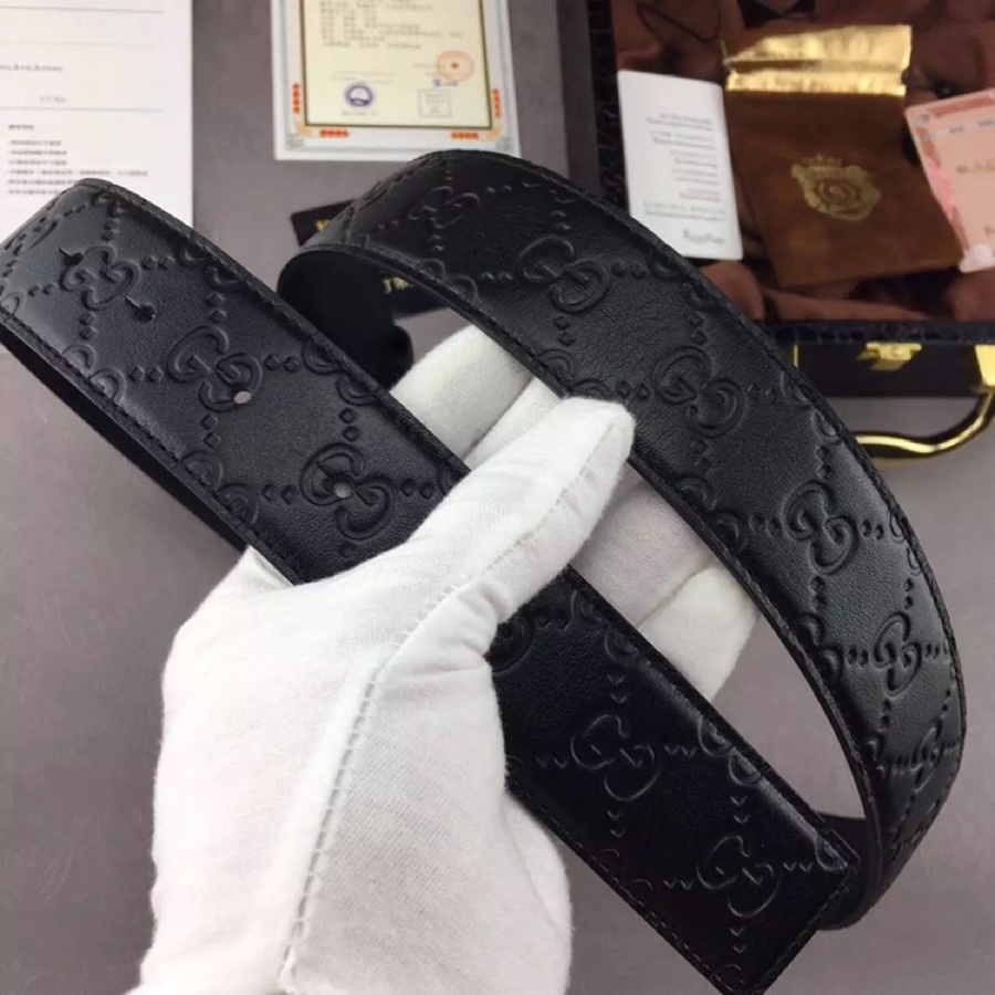 Gucci Signature皮革精制而成，触感厚实，底部也是黑色皮。宽度3.8cm，手感超好，永恒而经典！ /