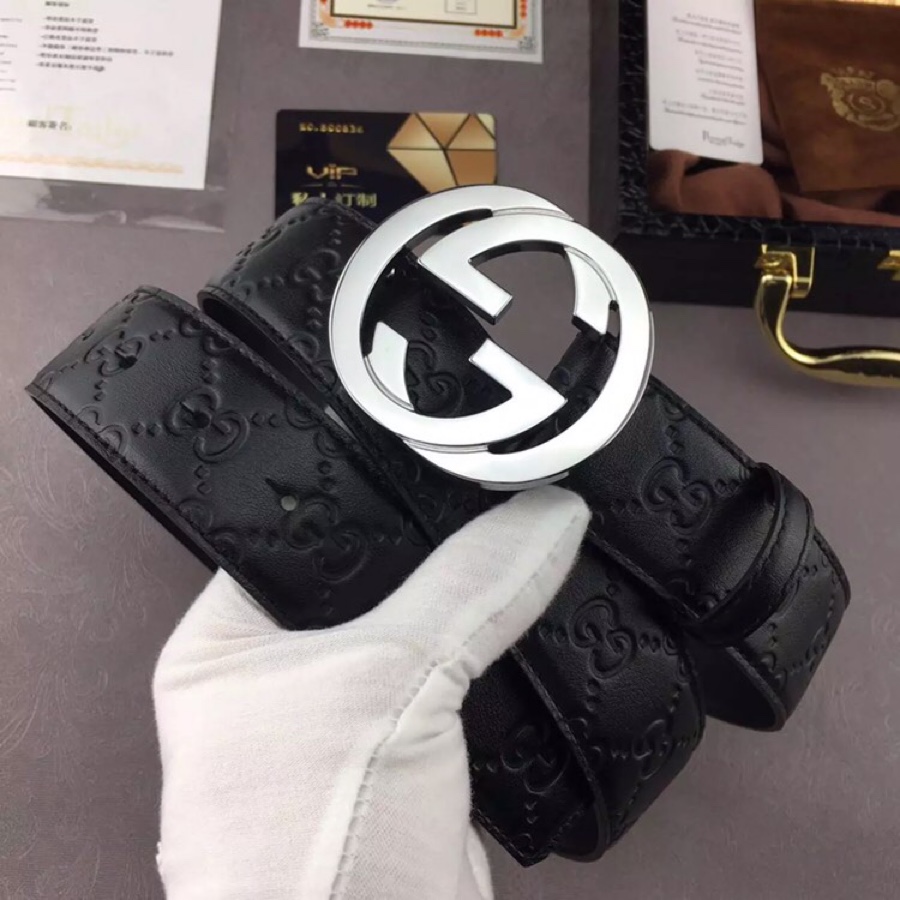 Gucci Signature皮革精制而成，触感厚实，底部也是黑色皮。宽度3.8cm，手感超好，永恒而经典！ /