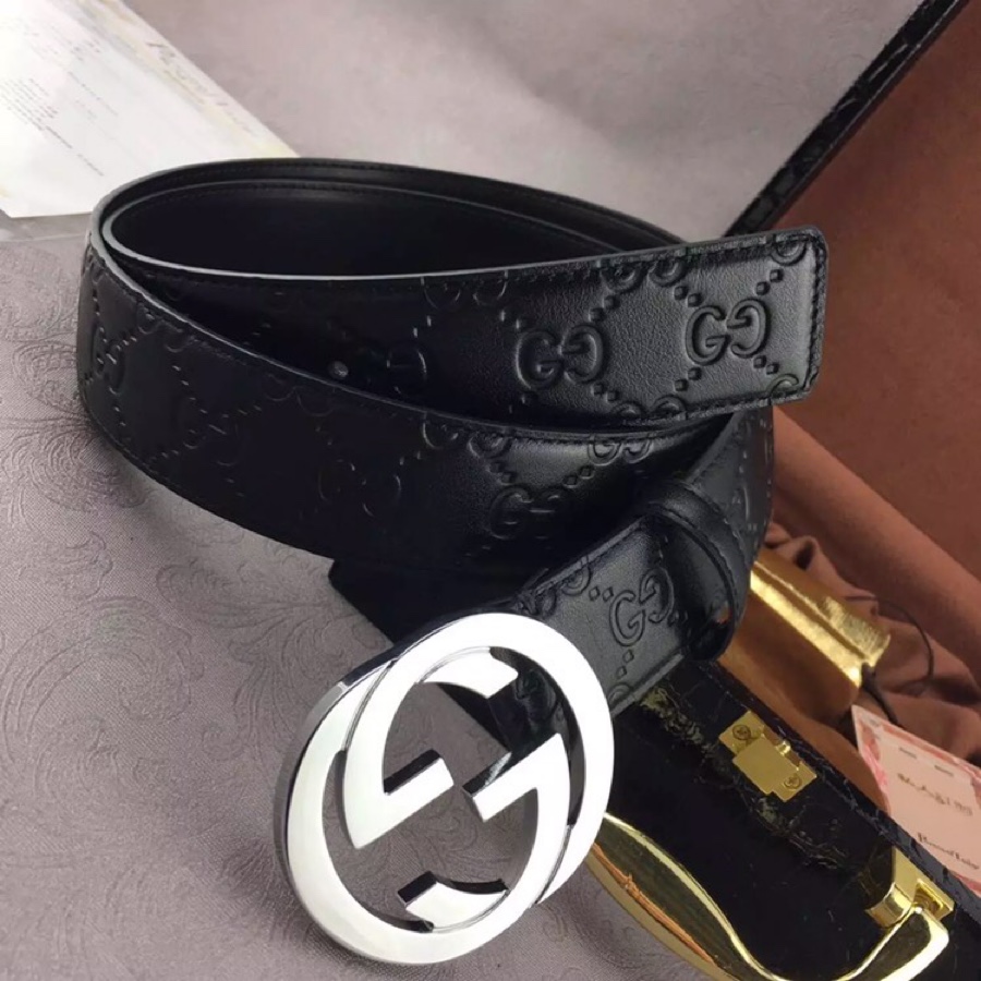 Gucci Signature皮革精制而成，触感厚实，底部也是黑色皮。宽度3.8cm，手感超好，永恒而经典！ /