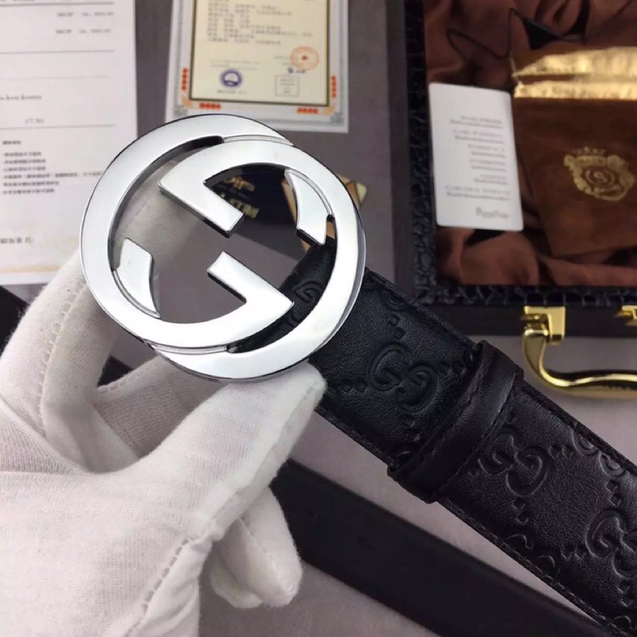 Gucci Signature皮革精制而成，触感厚实，底部也是黑色皮。宽度3.8cm，手感超好，永恒而经典！ /