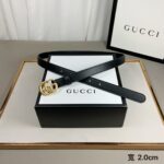 gucci (古奇) 专柜爆款 模特走秀款 双面头层牛皮 搭配纯铜标志性双g复古扣 4个宽度 . . . /