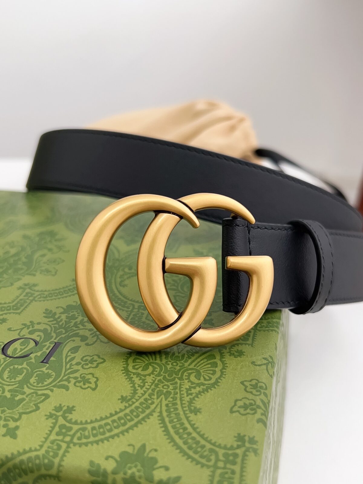 Gucci.古驰 全套包装 专柜货经典款腰带 双面头层牛皮带身搭配真空电镀扣头，【宽度cm / / / 】可供选择，修身百搭！ /