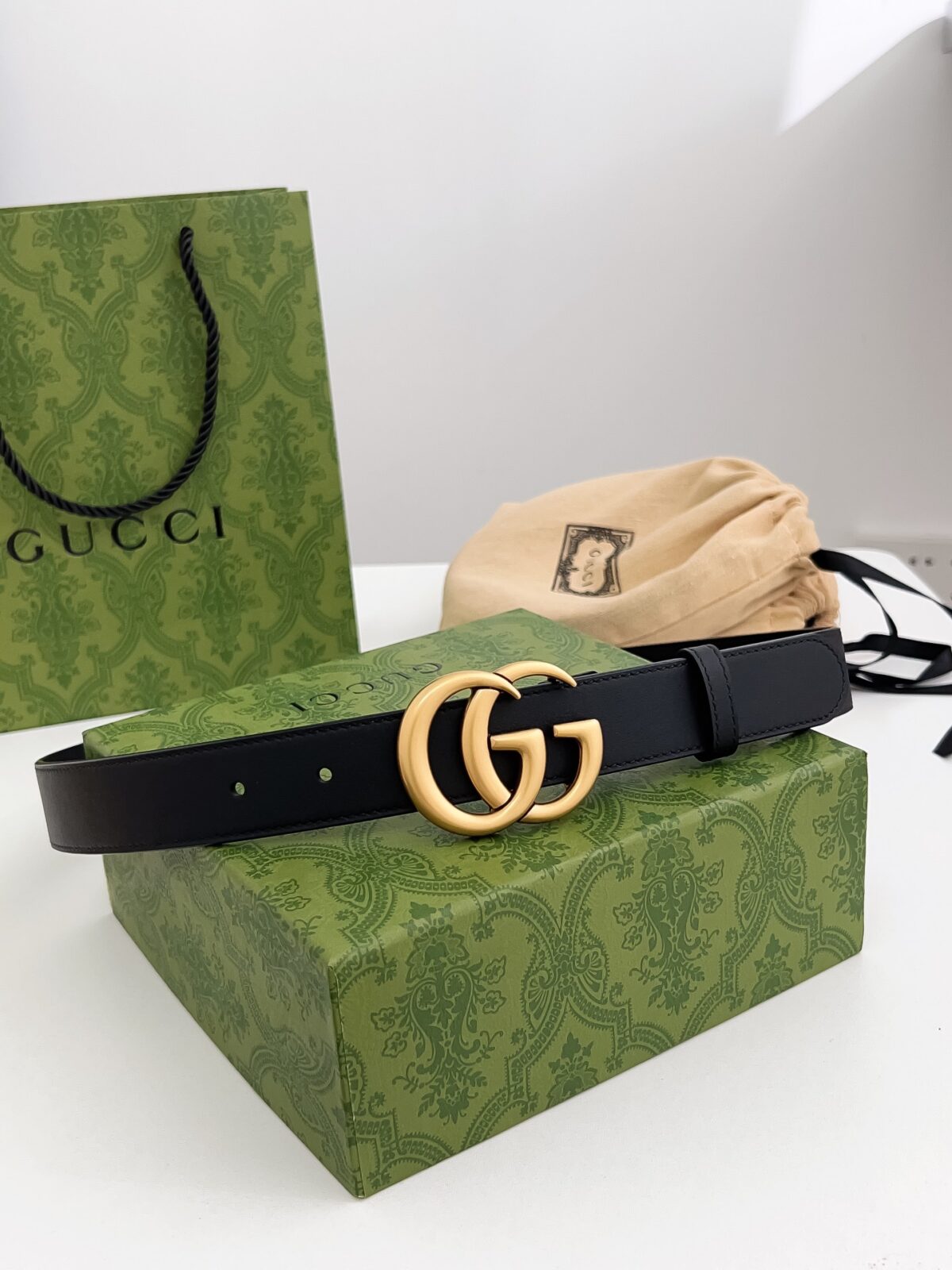 Gucci.古驰 全套包装 专柜货经典款腰带 双面头层牛皮带身搭配真空电镀扣头，【宽度cm / / / 】可供选择，修身百搭！ /